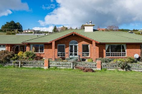 Photo of property in 4a Chatham Street, Waihola, Milton, 9073