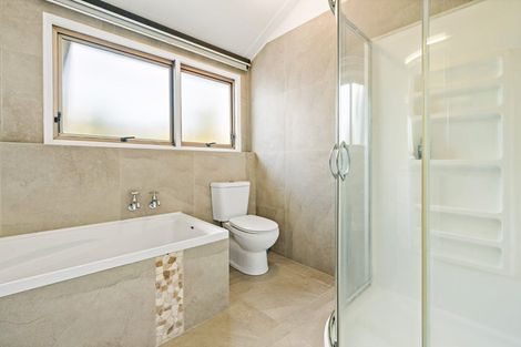 Photo of property in 797 East Coast Road, Northcross, Auckland, 0630