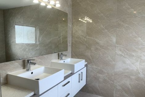 Photo of property in 98 Cardiff Road, Pakuranga, Auckland, 2010