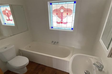 Photo of property in 43 Astley Avenue, New Lynn, Auckland, 0600