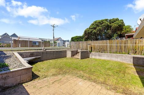 Photo of property in 124a Karewa Parade, Papamoa Beach, Papamoa, 3118