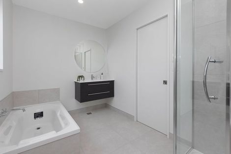 Photo of property in 2/117 Hills Road, Edgeware, Christchurch, 8013