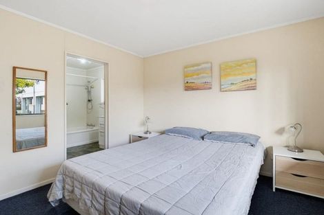 Photo of property in 33 Ruahine Street, Roslyn, Palmerston North, 4414