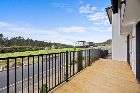 Photo of property in 17 Bremner Ridge Street, Flat Bush, Auckland, 2019