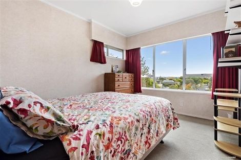 Photo of property in 46 Miltonia Avenue, Te Atatu South, Auckland, 0610
