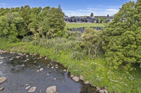 Photo of property in 9b Cross Street, Lepperton, New Plymouth, 4373