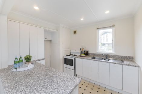 Photo of property in 10 Salisbury Avenue, Terrace End, Palmerston North, 4410