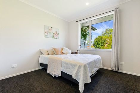 Photo of property in 773 Waitakere Road, Kumeu, 0891
