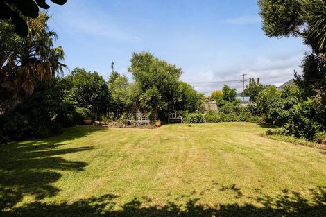 Photo of property in 7-9 Mace Terrace, Oakura, 4314