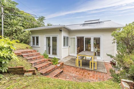 Photo of property in 9 Finnimore Terrace, Vogeltown, Wellington, 6021