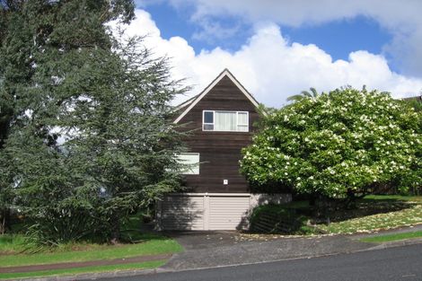 Photo of property in 20 Amante Crescent, Mairangi Bay, Auckland, 0630