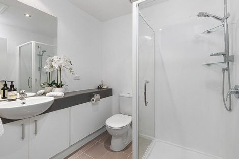 Photo of property in 4a/60 Masons Road, Oteha, Auckland, 0632