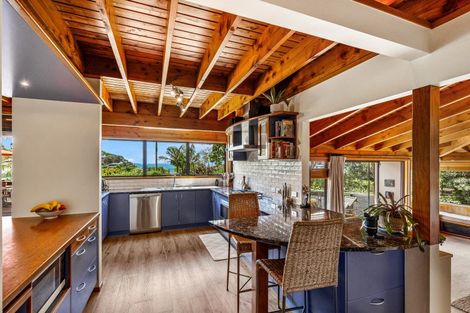 Photo of property in 3 Park Rise, Campbells Bay, Auckland, 0630