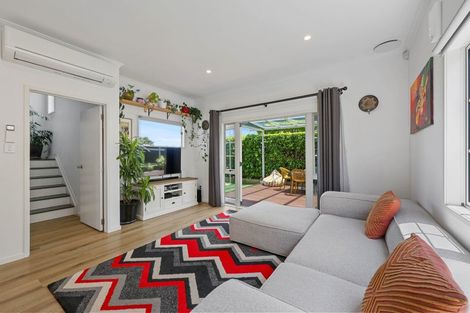 Photo of property in 16 Mulvaney Crescent, Henderson, Auckland, 0612