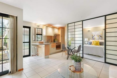 Photo of property in 3a Woodside Avenue, Northcote, Auckland, 0627
