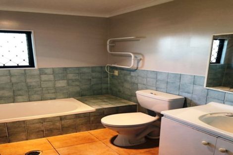 Photo of property in 5 Basra Drive, Henderson, Auckland, 0612