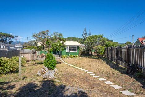 Photo of property in 6 Rangiuru Road, Otaki Beach, Otaki, 5512