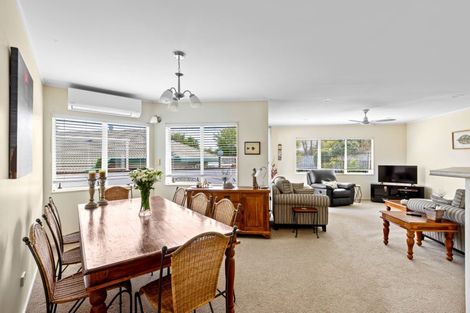Photo of property in 12 Palmgreen Court, Stanmore Bay, Whangaparaoa, 0932