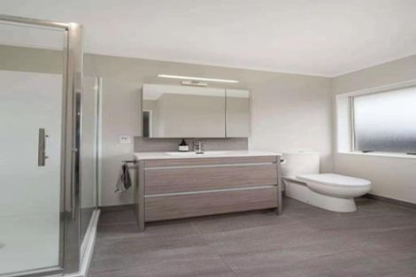 Photo of property in 1/84 Frank Nobilo Drive, Golflands, Auckland, 2013