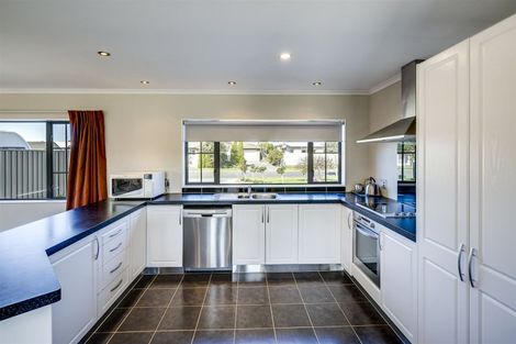 Photo of property in 32 Tasman Drive, Poraiti, Napier, 4112