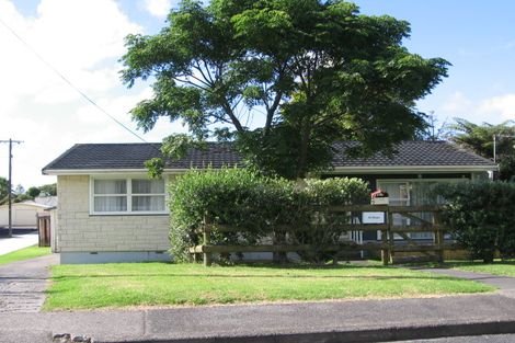 Photo of property in 85a Gloria Avenue, Te Atatu Peninsula, Auckland, 0610