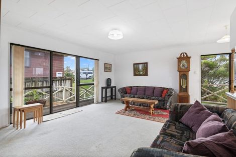 Photo of property in 6 Melia Place, Stanmore Bay, Whangaparaoa, 0932