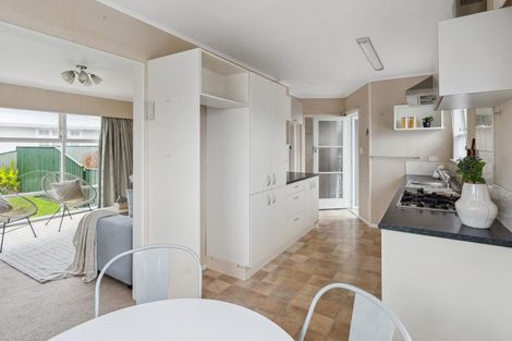 Photo of property in 634 Queen Street East, Levin, 5510