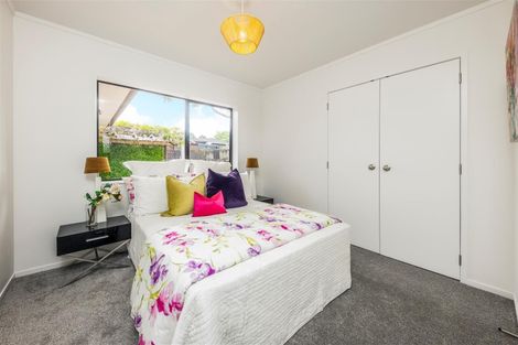 Photo of property in 11 Vipond Road, Stanmore Bay, Whangaparaoa, 0932