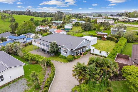 Photo of property in 13 Ash Grove, Maungaturoto, 0520