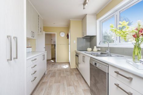 Photo of property in 39 Bodi Place, Te Atatu South, Auckland, 0610