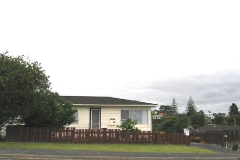 Photo of property in 2/37 Hellyers Street, Birkdale, Auckland, 0626