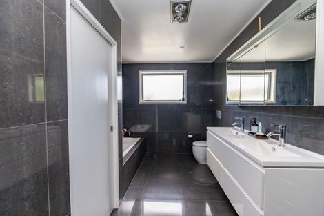 Photo of property in 180c Dimmock Road, Waitakaruru, Pokeno, 2471