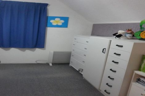 Photo of property in 8 Athena Drive, Totara Vale, Auckland, 0629