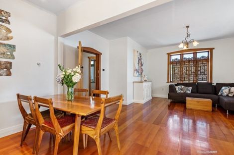 Photo of property in 14 Dee Street, Island Bay, Wellington, 6023