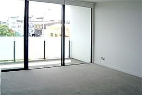 Photo of property in Halsey Apartments At Lighter Quay, 412/77 Halsey Street, Auckland Central, Auckland, 1010