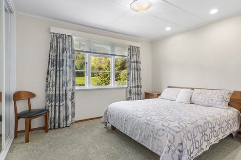 Photo of property in 66 Taylor Terrace, Tawa, Wellington, 5028