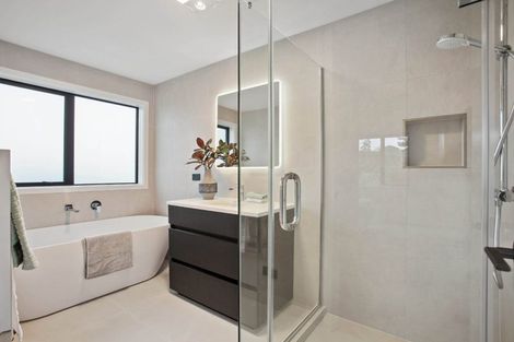 Photo of property in 28a Oliver Twist Avenue, Mellons Bay, Auckland, 2014