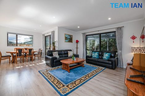 Photo of property in 73a Granville Drive, Massey, Auckland, 0614