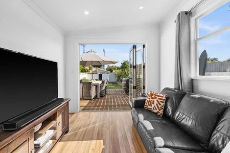 Photo of property in 74 Nelson Crescent, Napier South, Napier, 4110