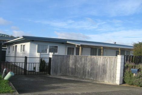 Photo of property in 18 Eskdale Road, Papakowhai, Porirua, 5024