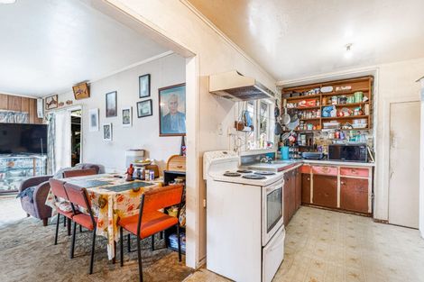 Photo of property in 105 Henderson Valley Road, Henderson, Auckland, 0612