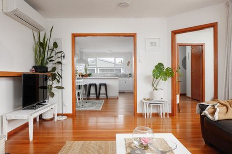 Photo of property in 10 Leon Street, Riverdale, Gisborne, 4010