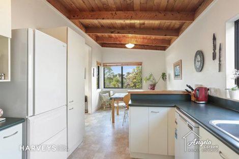 Photo of property in 1/36 Konini Road, Titirangi, Auckland, 0604