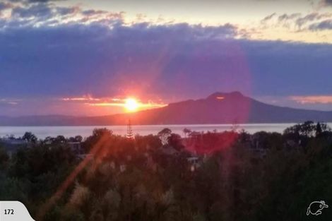 Photo of property in 26 Peter Terrace, Castor Bay, Auckland, 0620