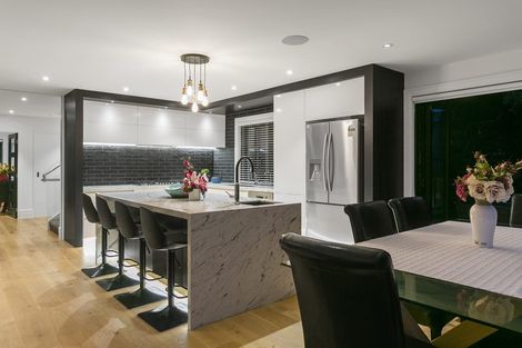 Photo of property in 2/92 Churchill Road, Murrays Bay, Auckland, 0630