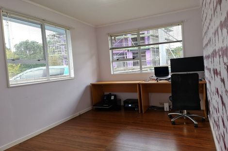 Photo of property in 201d Newlands Road, Newlands, Wellington, 6037