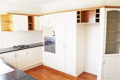 Photo of property in 12b Karetu Road, Greenlane, Auckland, 1051