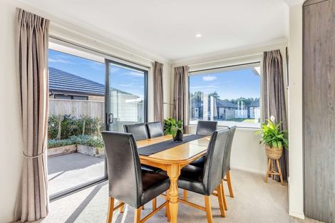 Photo of property in 12 Rehua Place, Waiwhakaiho, New Plymouth, 4312