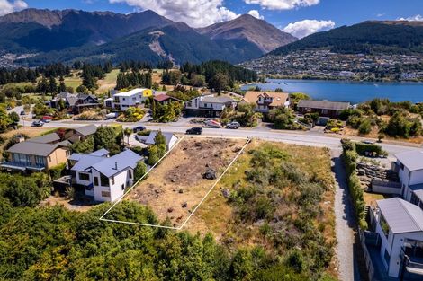 Photo of property in 66 Cedar Drive, Kelvin Heights, Queenstown, 9300