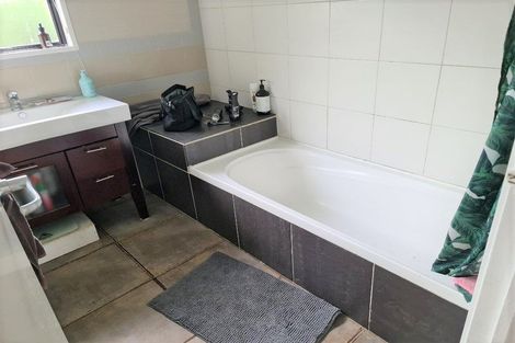 Photo of property in 13 Tabitha Crescent, Henderson, Auckland, 0612